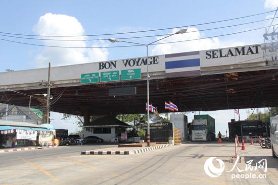 λ���ο�����ɳ���ڰ���̩������Ҫ���·��ͨ�P(gu��n)�ڣ��Hɳ���Ͱ͖|��ɯ�ڰ����Q(m��o)���~��ռ̩��(gu��)߅�Q(m��o)���~��50%���O�V�z