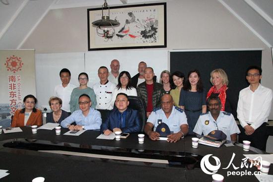 5��10����ᘌ�(du��)�����l�l(f��)�Đ��԰������ϷǼs���|���Ļ��ֹ�ί��(hu��)ͬɣ�D��Sandton������ֽM���̼Ҵ������_(k��i)��ȫ��(du��)Ԓ��(hu��)�����Ҍ�(du��)�����e�O��(y��ng)��(du��)���zӰ����