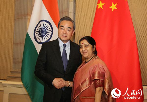 6��4��������ί�T���⽻���L�������Ϸǳ�ϯ��u�������L��ʽ�������g��Ҋӡ�����L˹�������� ��־���z