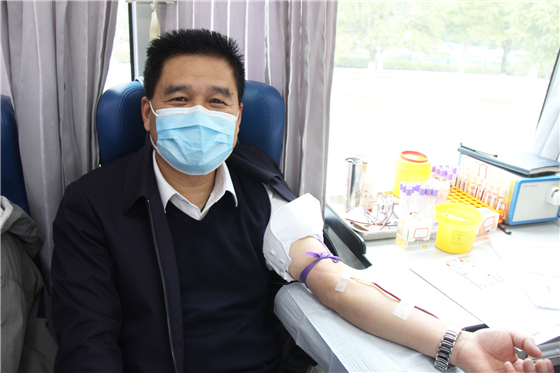 人民警察一心為民，捋袖捐血鐵血柔情——安康市公安局積極開展冬季獻血活動