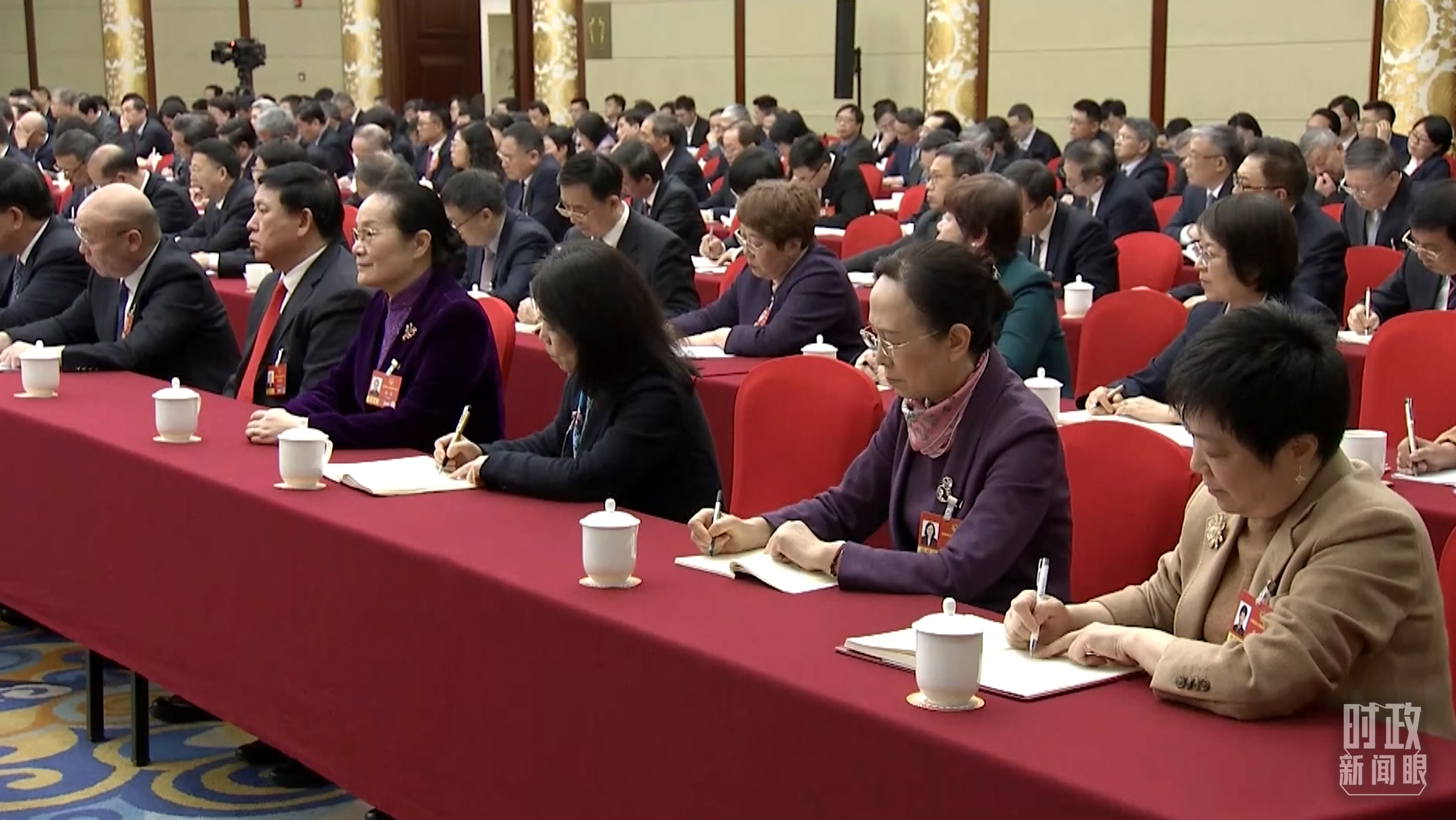 △當(dāng)天的政協(xié)聯(lián)組會現(xiàn)場。